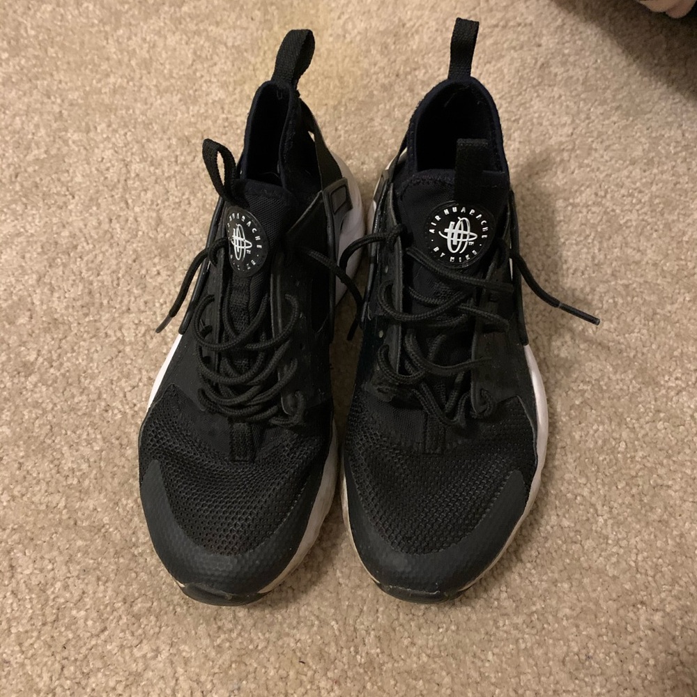 Women’s Nike hurarache shoes